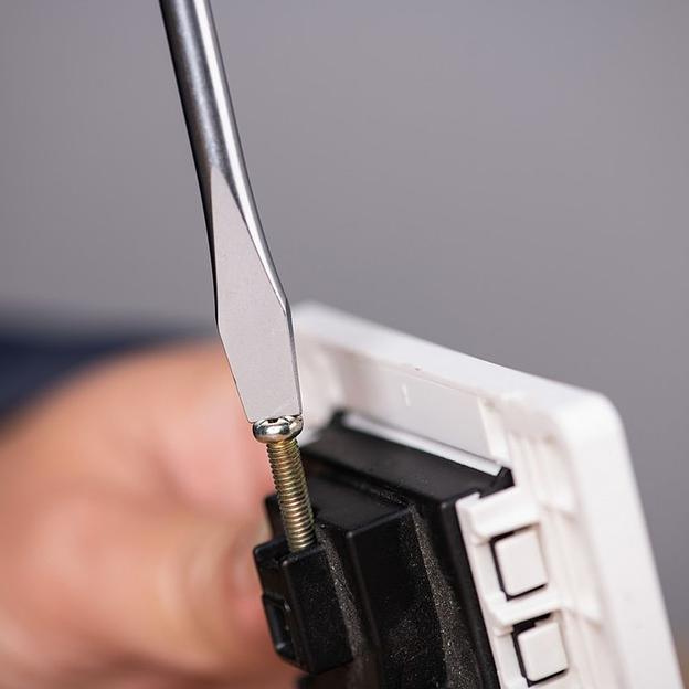 Шлицевая отвертка Deli DL6351251 5х125мм Материал: CR-V. Двухкомпонентная ручка. Хромированная. фото 4