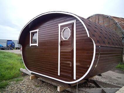 Необычная баня-овалбочка 4×4 м, срощенная ель фото 1