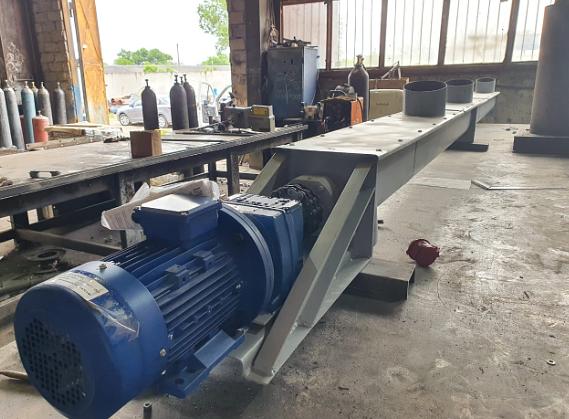 Винтовой конвейер U-образный диаметром 300 мм для перемещения цемента фото 1