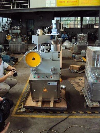 Роторный таблеточный пресс ZP-11E фото 1