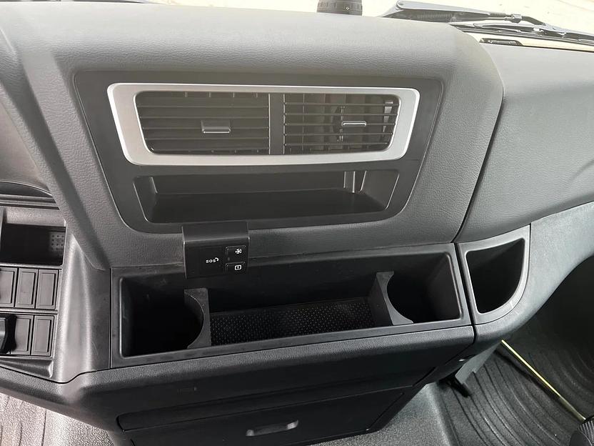 Тягач Sinotruk Sitrak C7H белый, дизель, механика, 2023 г фото 6