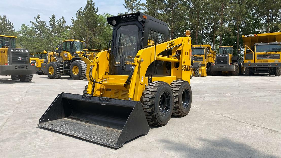 Мини-погрузчик JC60 фото 2