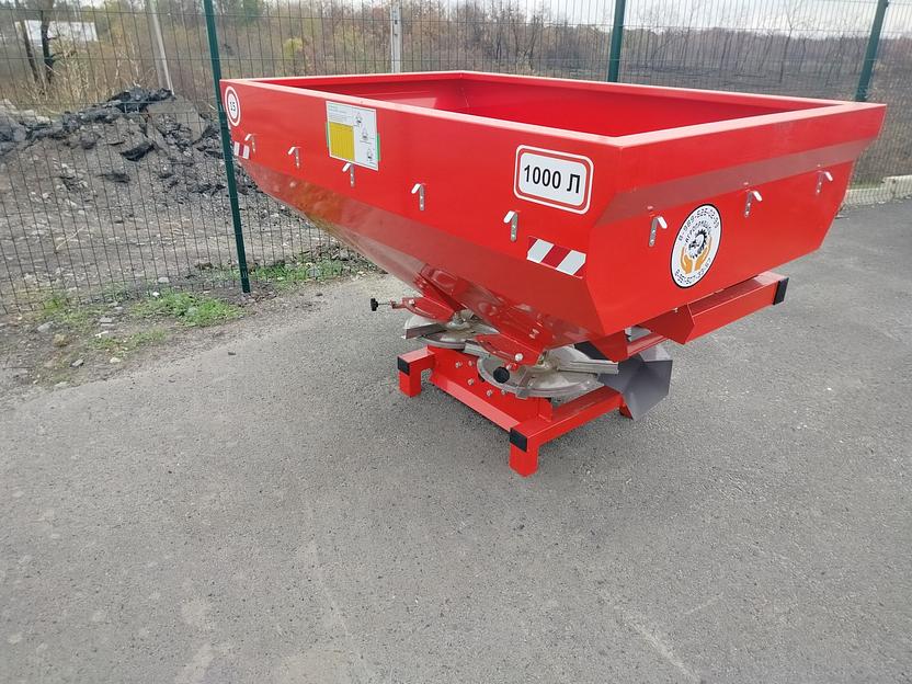 РУМ-1000 л. Разбрасыватель минеральных удобрений фото 1