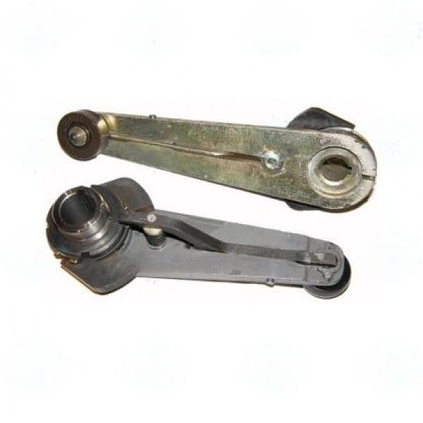 Рычаг (водило) привода дверей кабины проём 650 мм цилиндр 0141.03.15.100 МЛЗ фото 1