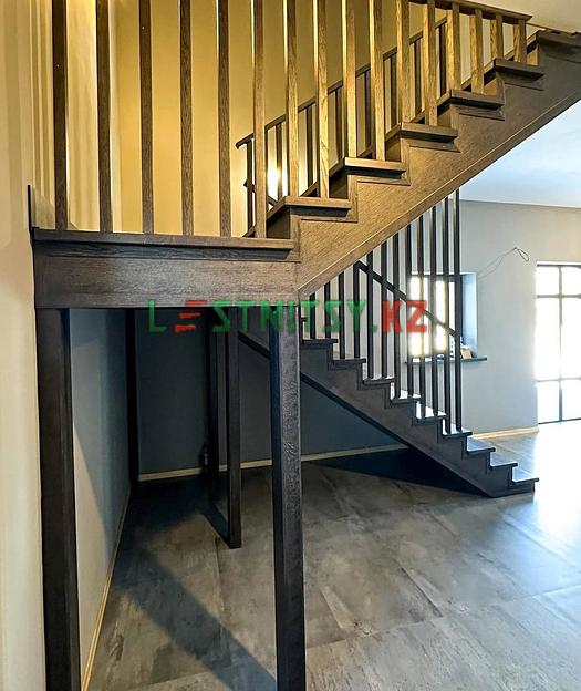 Лестница с ограждением из деревянных реек под заказ фото 2