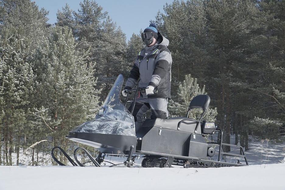 Снегоход Бурлак Егерь Центро М 20 л.с., 2710*1100*1300 мм. подвеска: катковая фото 2