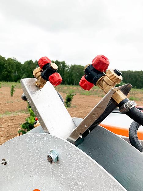 Опрыскиватель прицепной садовый «Зубр» 2000 л. с приставкой П1 «Пирамида» фото 10