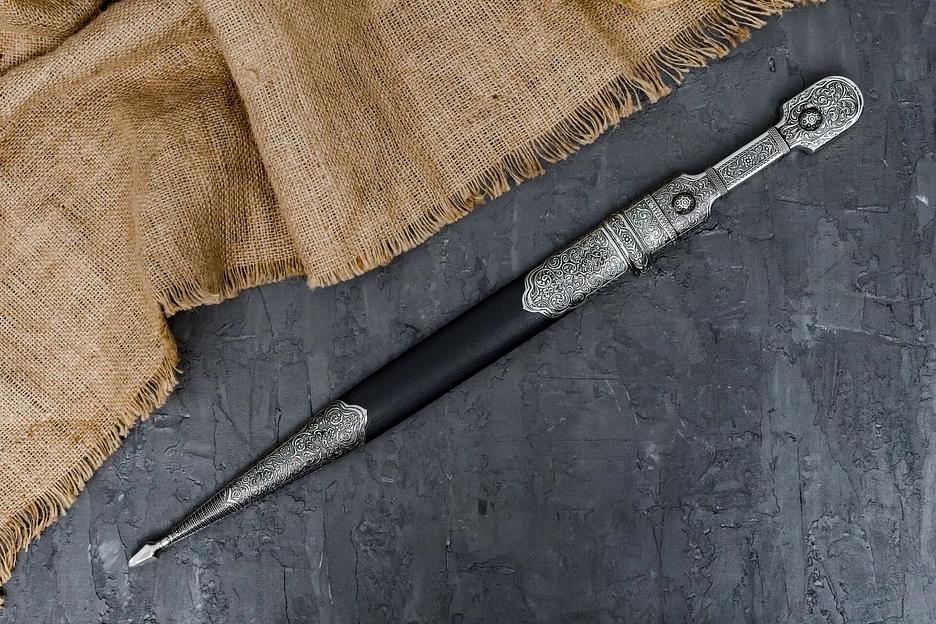 Кинжал сувенирный со вставкой из мельхиора, в коже арт.К-02 ОПТ фото 4