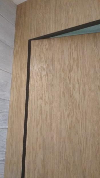 Межкомнатная дверь Invisible Palissandro (декор из шпона) на заказ фото 3