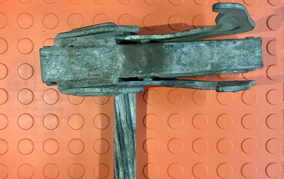 Универсальный замок для крупнощитовой опалубки пилосио, трио, крокодил б/у ОПТ фото 2