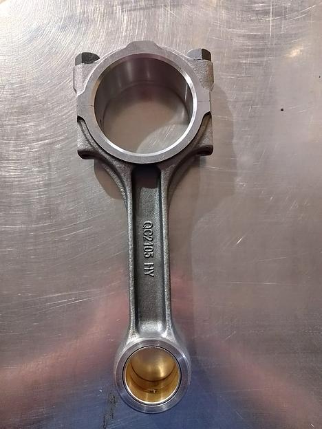 Шатун для двигателя 2105D фото 1