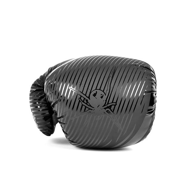 Перчатки бокс Black Widow опт фото 3