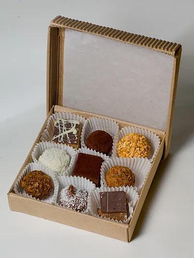 Коробка шоколадных конфет ручной работы Fradе́ «Фирменная» (микрогофрокартон) 126 г фото 3