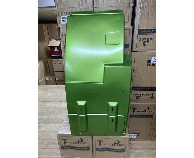 Брызговик в сборе левый зеленый Х3000 DZ13241230791-105 фото 1