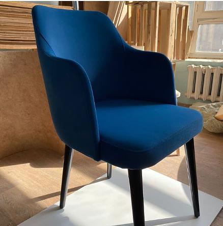 Полукресло из антивандальной ткани премиум класса, деревянные ножки из бука ОПТ фото 1