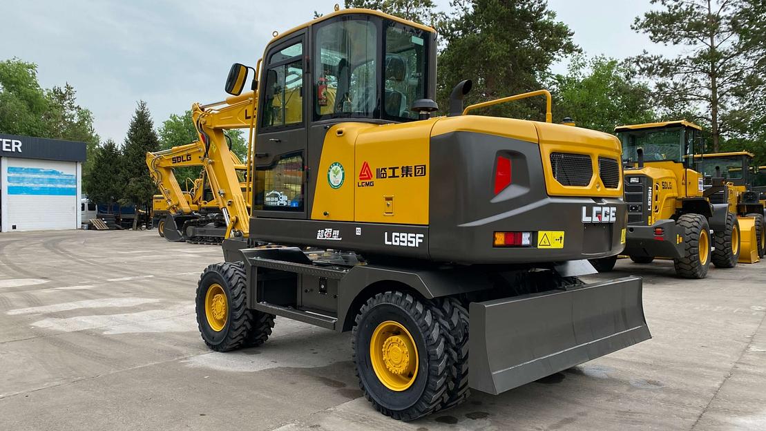 Колесный экскаватор SDLG LG95F фото 6
