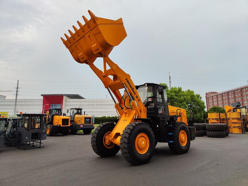 Фронтальный погрузчик «Lonking CDM853N» фото 3