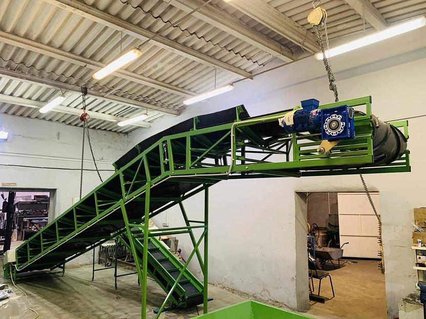 Желобчатый конвейер с Г-образной трассой для транспортировки овощей фото 3