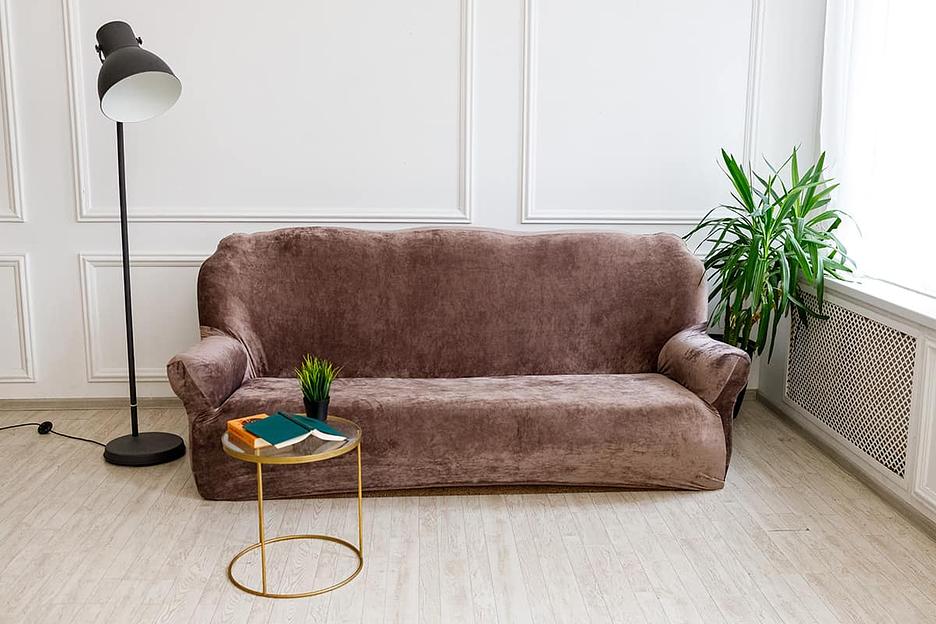 Чехол на трёхместный диван Чехлы&Пледы «Велюр Марсия» кофе с молоком ОПТ фото 1