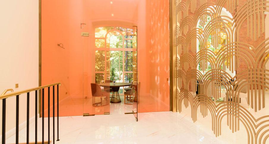 Цельностеклянная перегородка NAYADA-Crystal под заказ фото 6