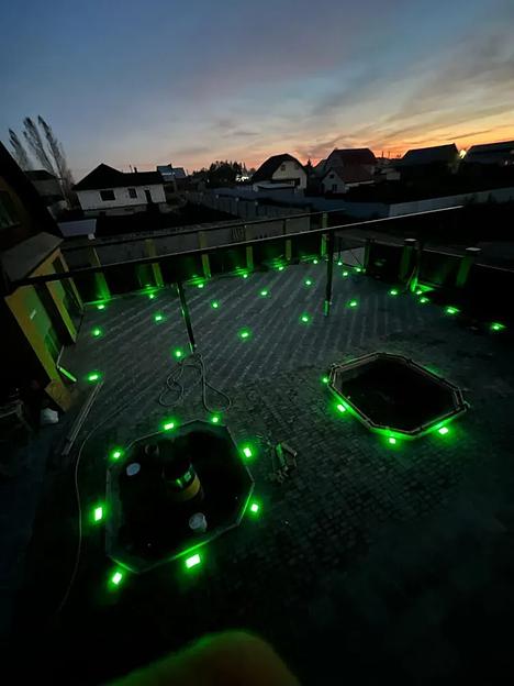 Набор уличных светодиодных Led тротуарных светильников для брусчатки из 2х шт., 100х100 мм, зеленый фото 4