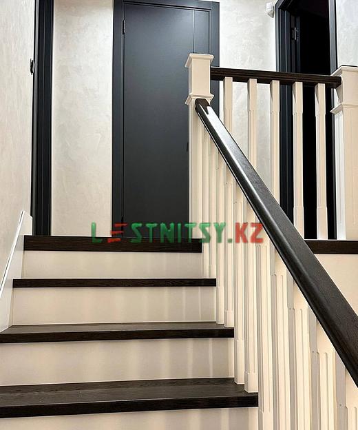 Лестница на деревянном каркасе под заказ фото 7