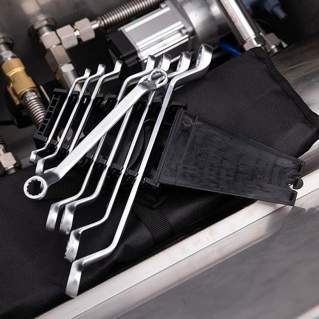 Ключи Deli Набор накидных изогнутых гаечных ключей 8 шт Deli DL150008A размеры 6x7, 8x9, 10x11, 12x13, 14x15, 16x17, 18x19, 20x22 мм, матовая хромированная поверхность, пластиковый кейс фото 7