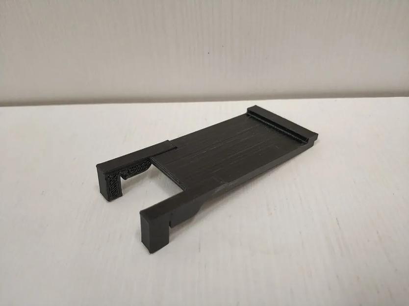 Фиксатор подлокотника Chevrolet Cruz фото 1