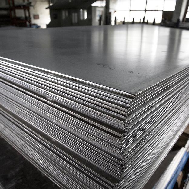 Лист стальной горячекатаный фото 1