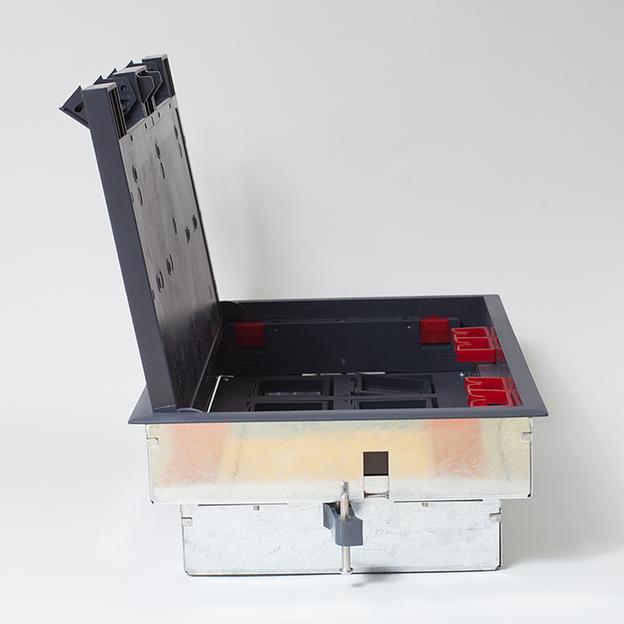 Люк на 8 постов (45х45),металл/ пластик, с металлической коробкой, IP40 фото 5