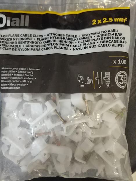 Скоба пластиковая плоская 2×2.5 мм, 100 шт опт фото 1