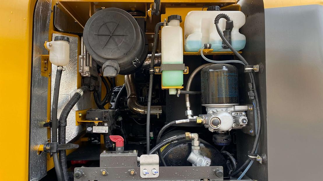 Колесный экскаватор SDLG LG95F фото 3