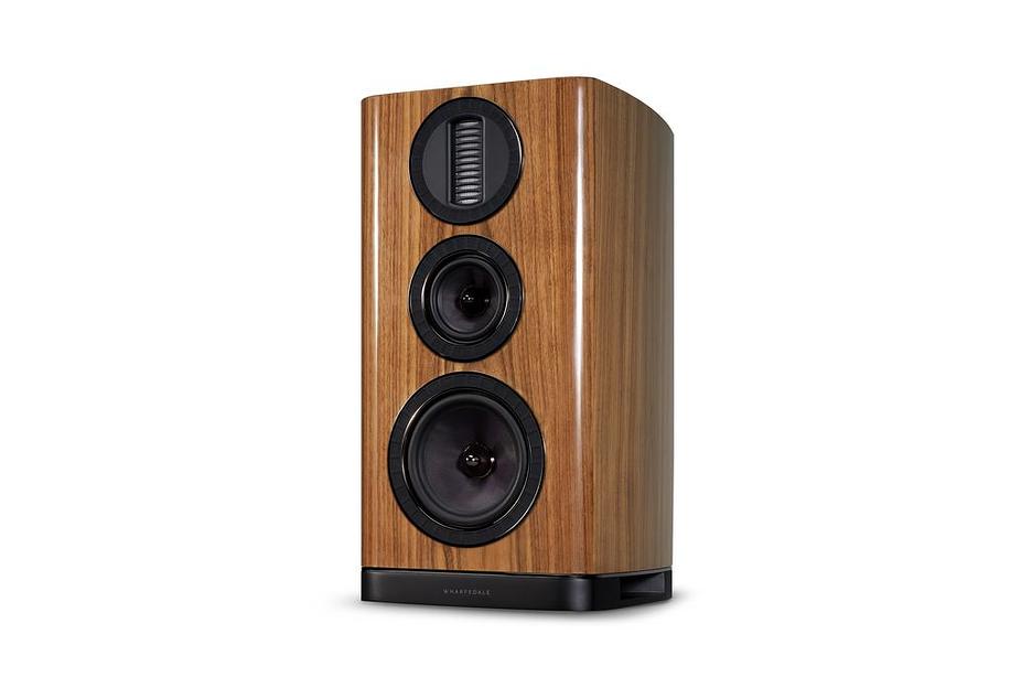 Полочные акустические системы Wharfedale Aura 2 Цвет: Орех [HI-GLOSS WALNUT] фото 3