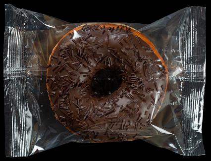 Замороженный Пончик Премиум глазированный с начинкой со вкусом шоколада во флоу-паке Опт фото 1