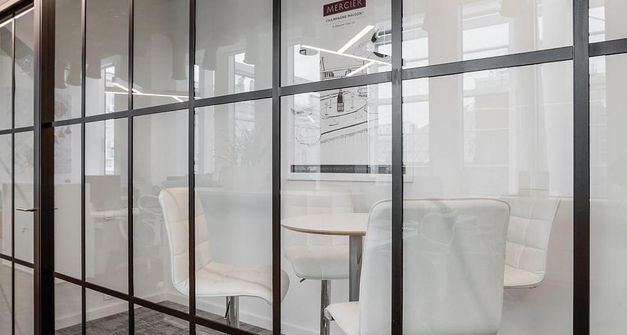 Стационарная перегородка NAYADA-Quadro каркасная с дверью под заказ фото 5