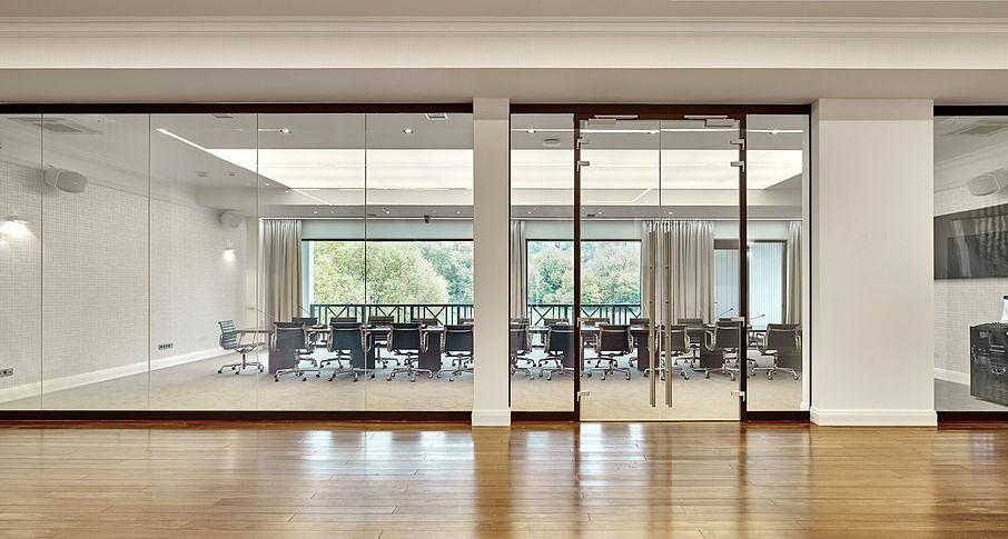 Цельностеклянная перегородка NAYADA-Crystal под заказ фото 1