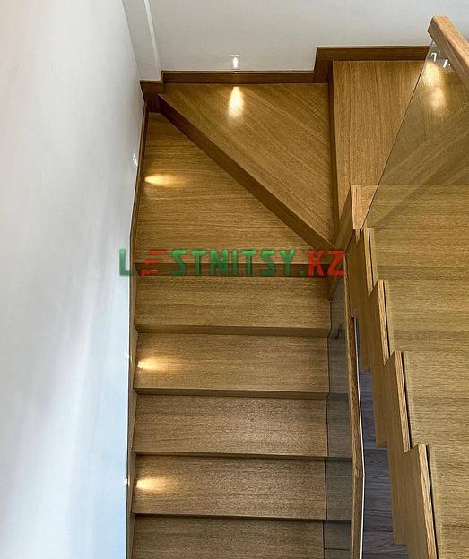 Лестница зеркальная со стеклянным ограждением под заказ фото 4