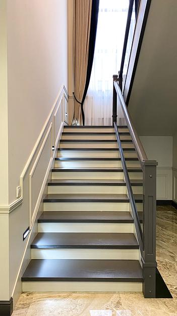 Лестница П-образная с ограждением из графитового стекла под заказ фото 2