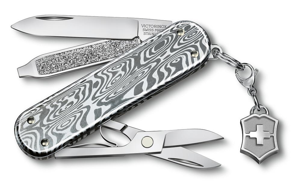 Нож перочинный Victorinox Classic Brilliant Damast (0.6221.34) 58мм 5функц. серебристый подар.коробка фото 1