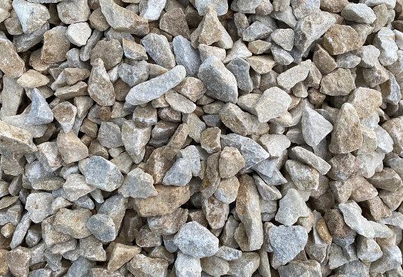 Мраморный щебень, фракция 10-20 фото 1