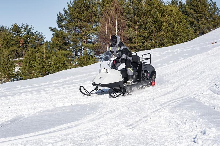 Снегоход Бурлак Егерь 20 л.с., 2700*1100*1310 мм. Подвеска: катковая. фото 2