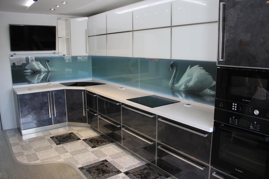 Стеклянные фартуки под заказ фото 3