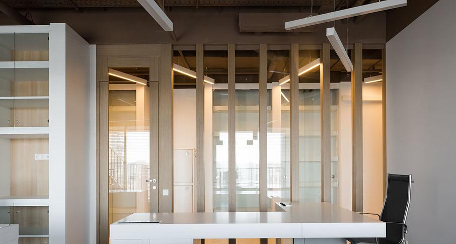 Стационарная перегородка NAYADA-Regina с декором из дерева под заказ фото 2