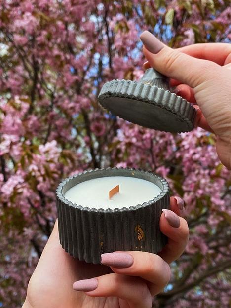 Ароматическая свеча из соевого воска Eden touch «Шкатулка» в гипсовом подсвечнике, белый фото 2