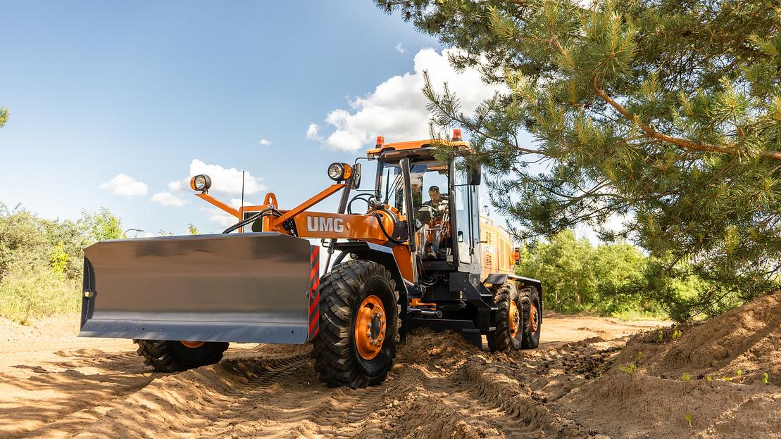 Автогрейдер UMG АГ-140 фото 9