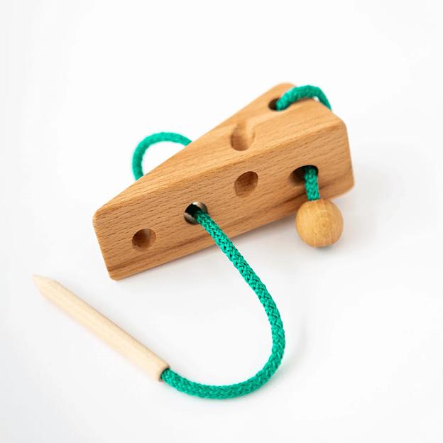 Игрушка из дерева - Шнуровка дырявый сыр, Опт фото 1