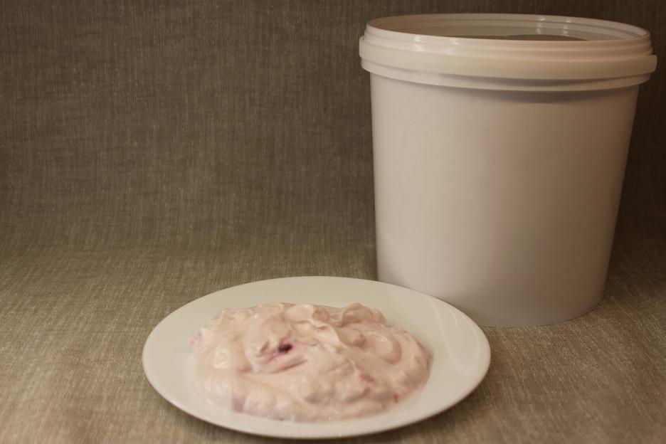 Йогурт «Сладкая мечта» вкус клюква-малина фото 2