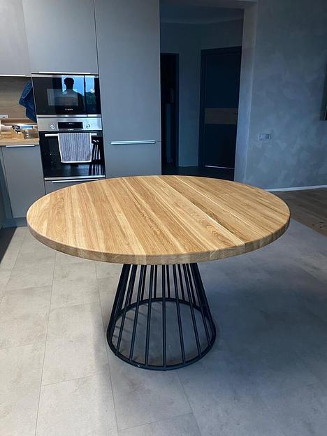 Круглая cтолешница  из цельноламельного дубового щита на металлическом подстолье фото 1
