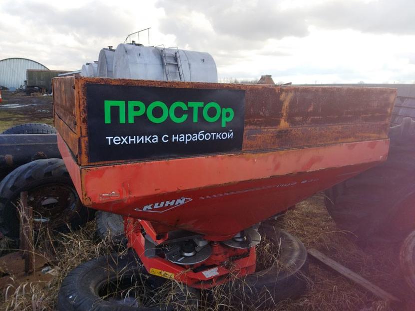 Разбрасыватель минеральных удобрений навесной RAUCH MDS 935 фото 2