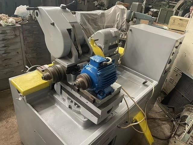 Кругло-шлифовальный станок Heckert SU 125x200 фото 3